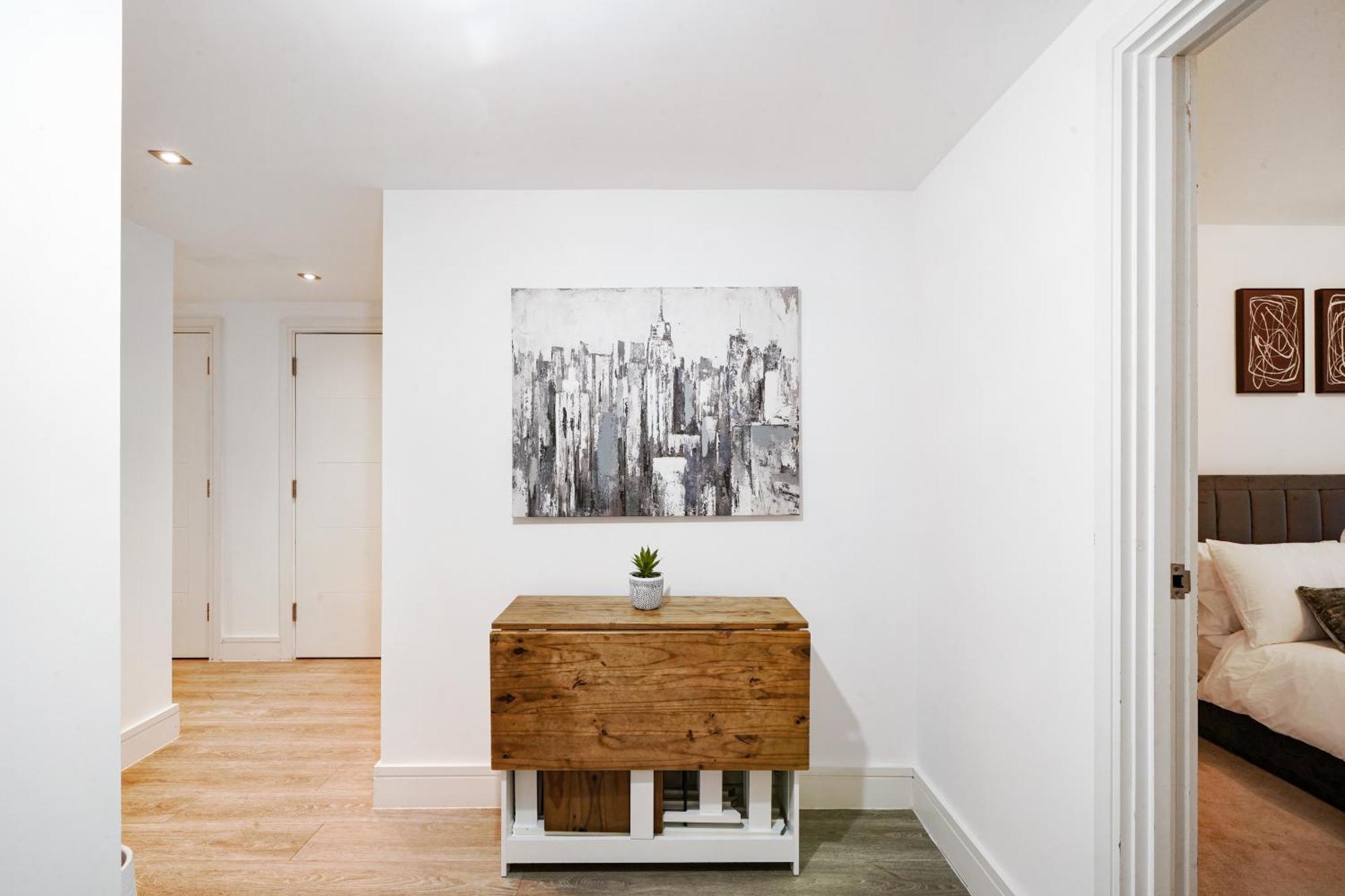 Luxury Apartment With Stunning Views On 10Th Floor Edgware Exterior photo