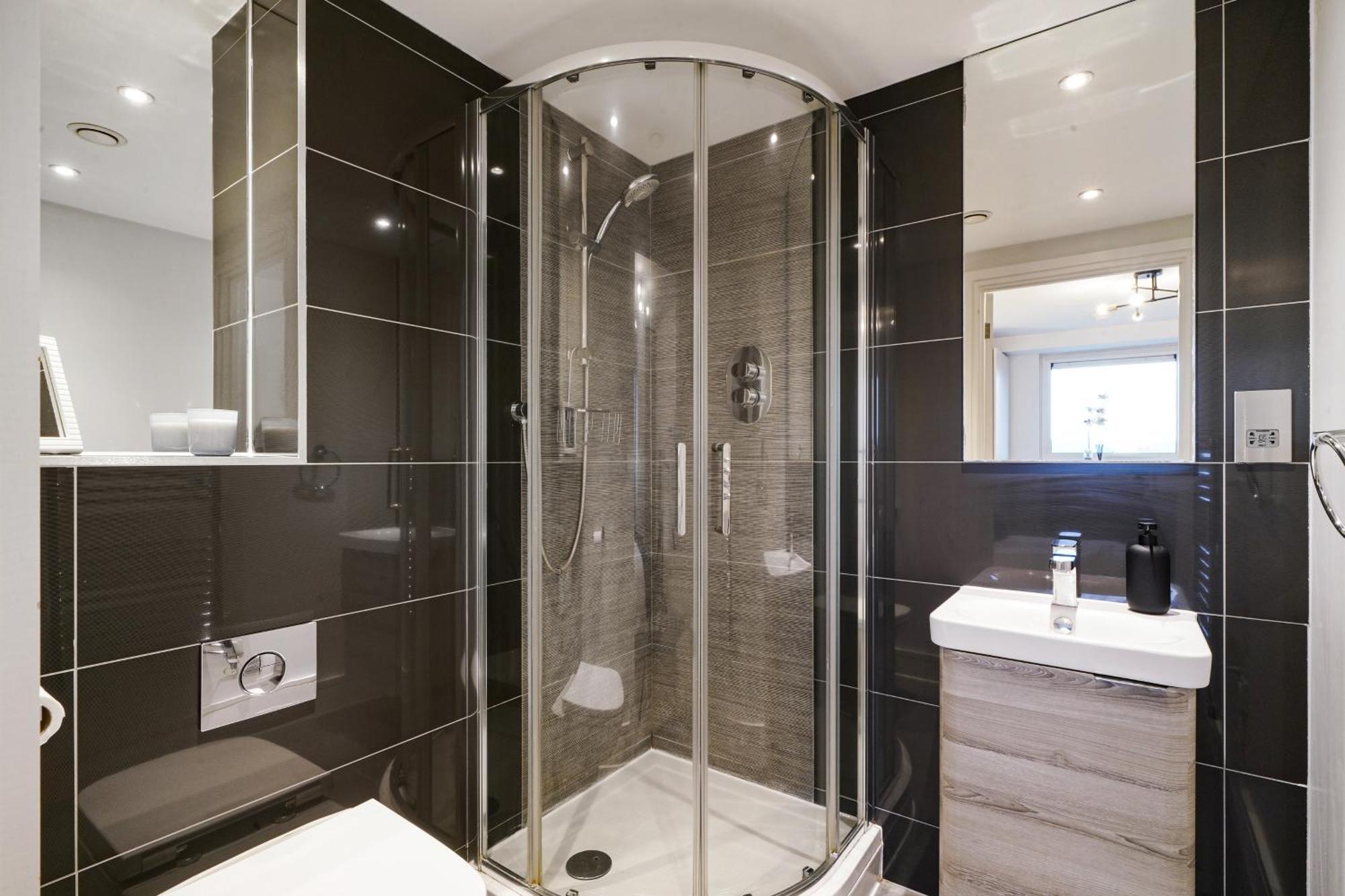 Luxury Apartment With Stunning Views On 10Th Floor Edgware Exterior photo