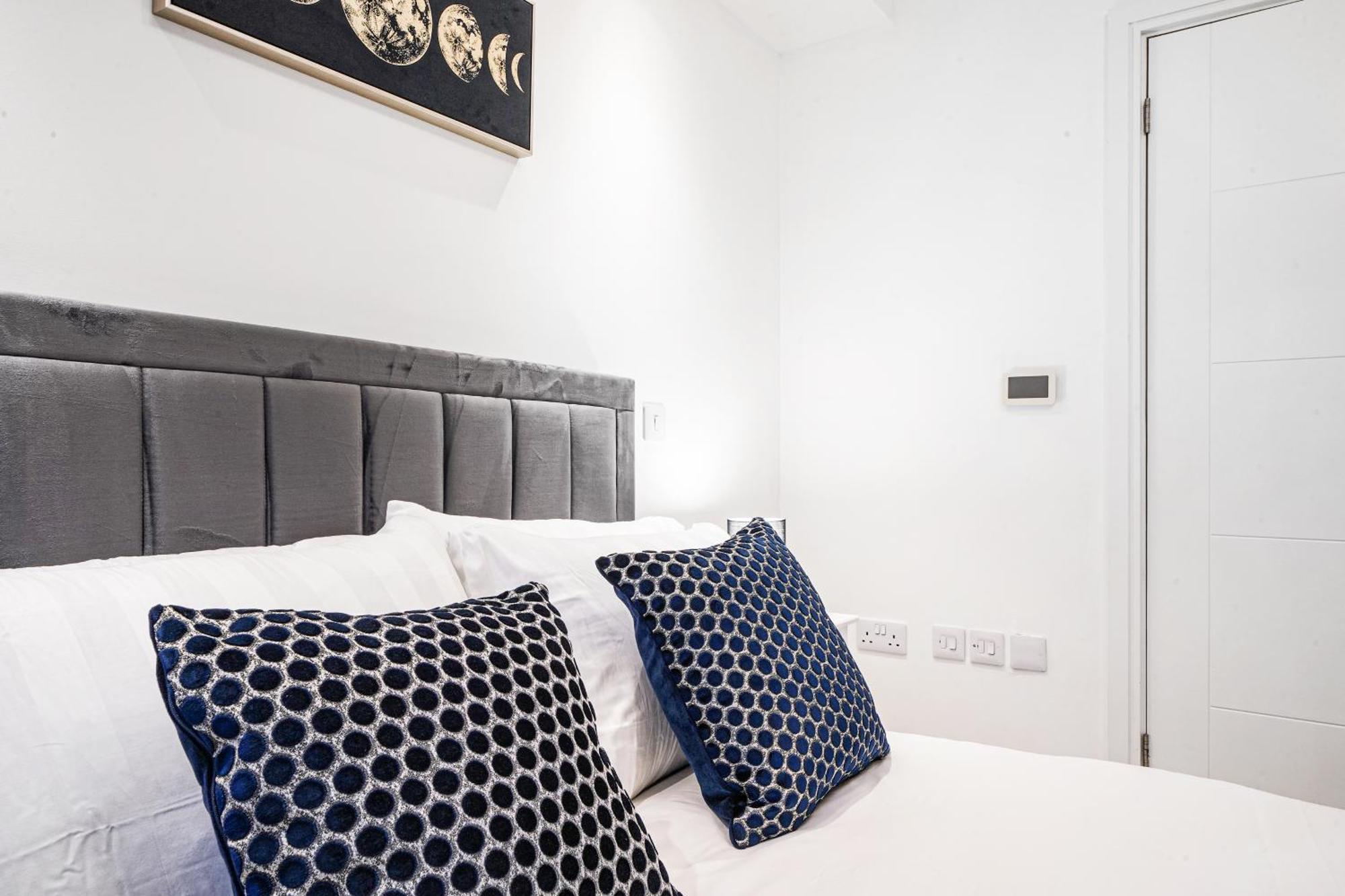 Luxury Apartment With Stunning Views On 10Th Floor Edgware Exterior photo