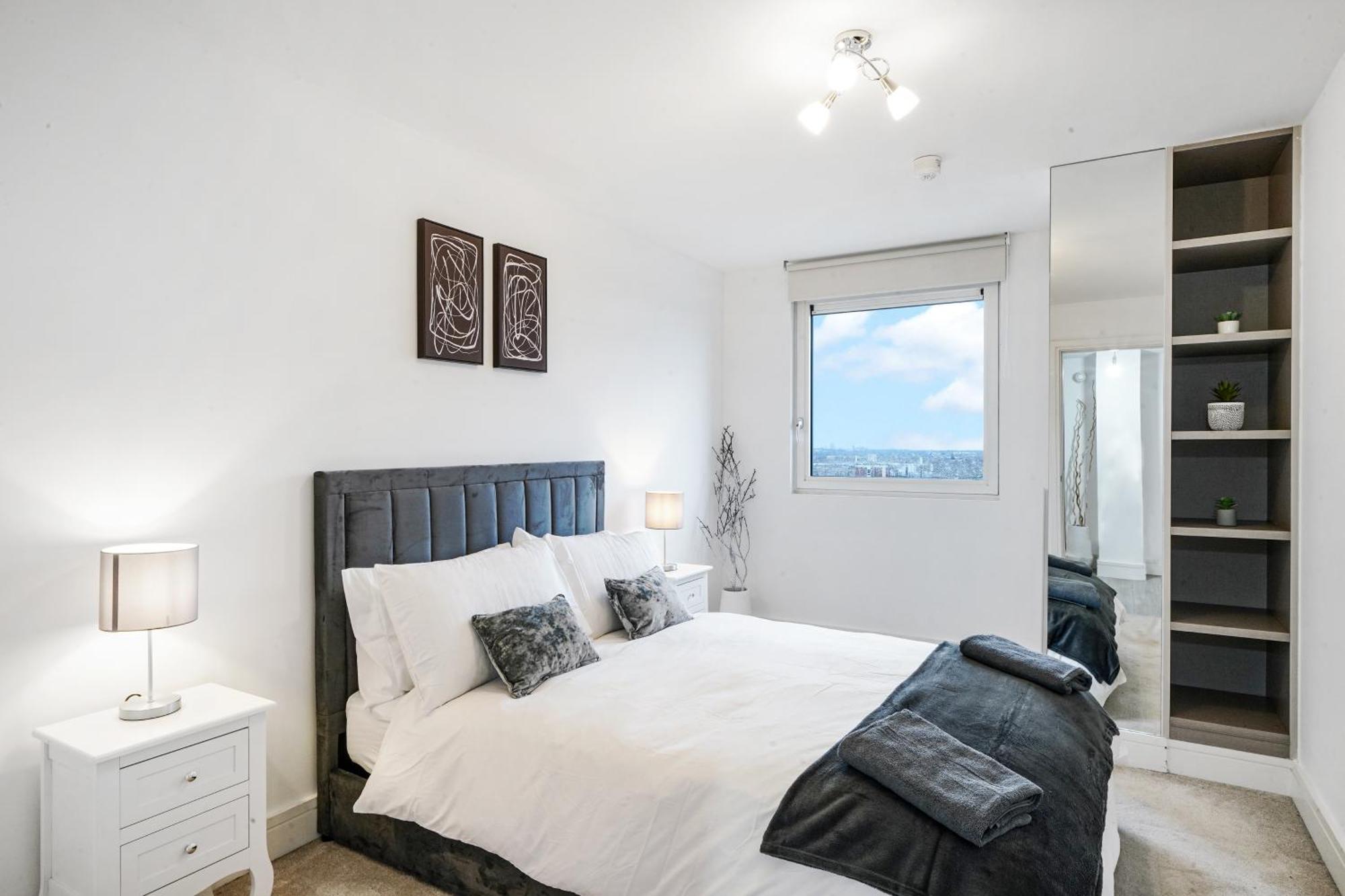 Luxury Apartment With Stunning Views On 10Th Floor Edgware Exterior photo