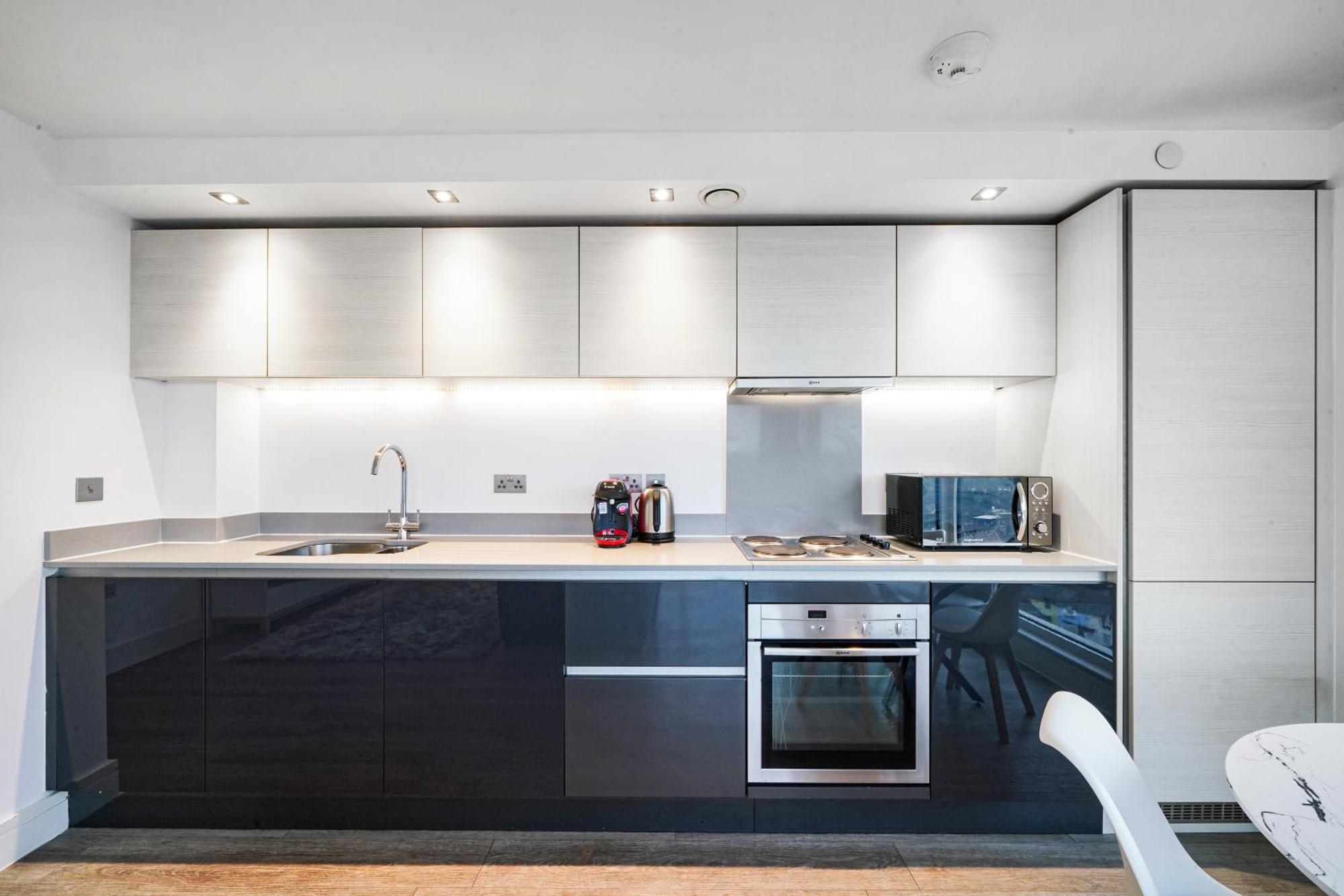 Luxury Apartment With Stunning Views On 10Th Floor Edgware Exterior photo
