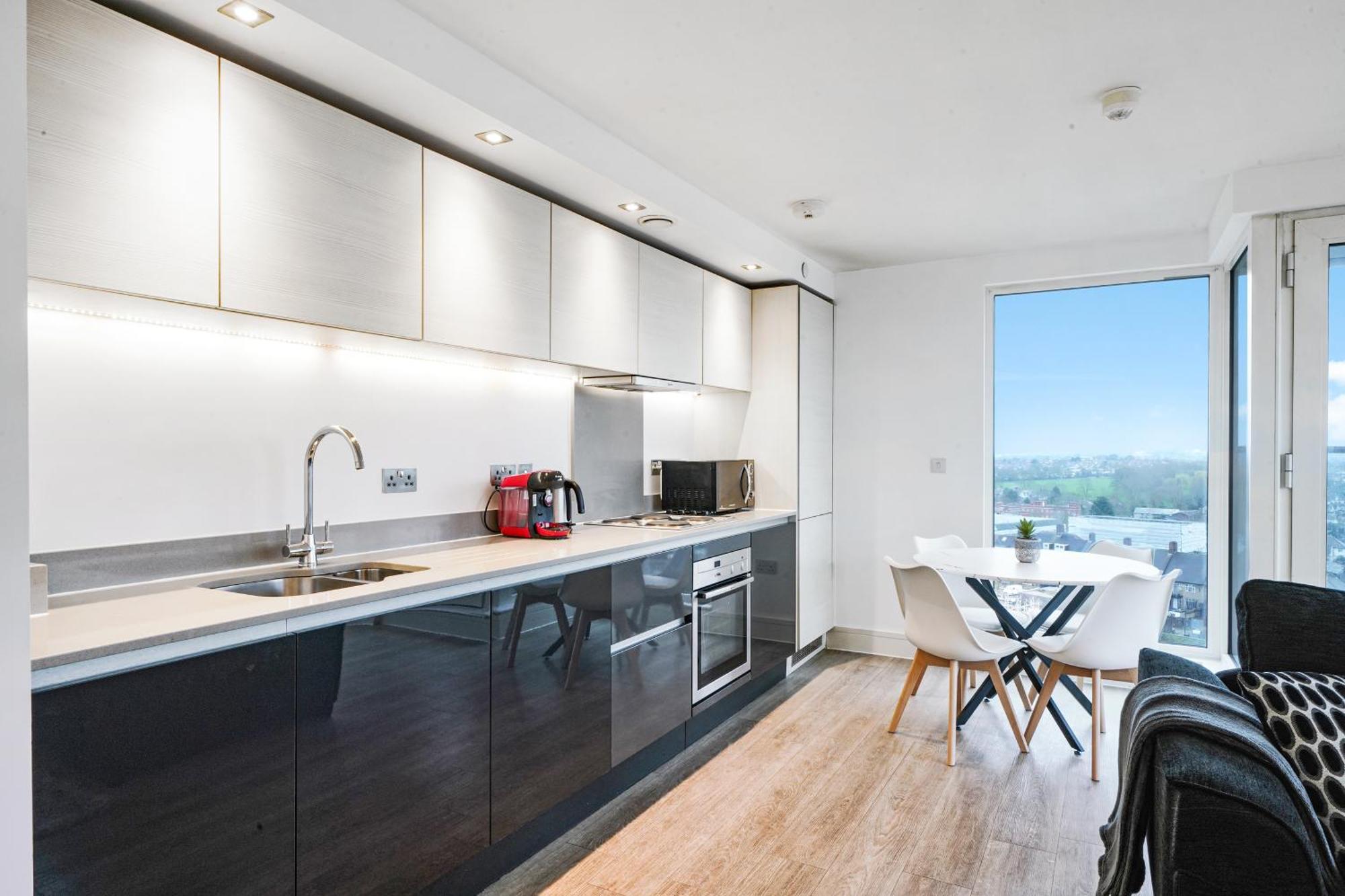 Luxury Apartment With Stunning Views On 10Th Floor Edgware Exterior photo