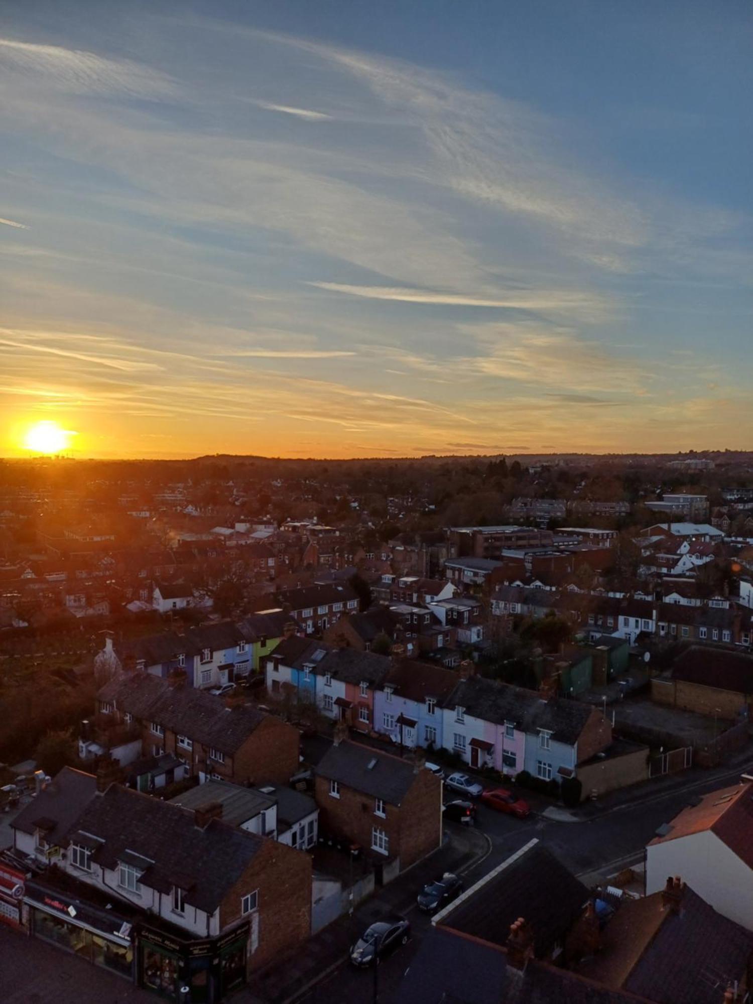 Luxury Apartment With Stunning Views On 10Th Floor Edgware Exterior photo